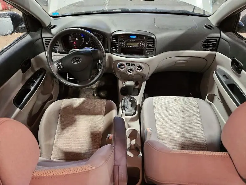 2010 HYUNDAI ACCENT GLS  