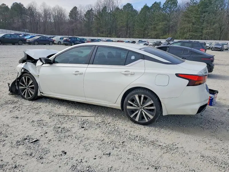 2022 NISSAN ALTIMA SR  