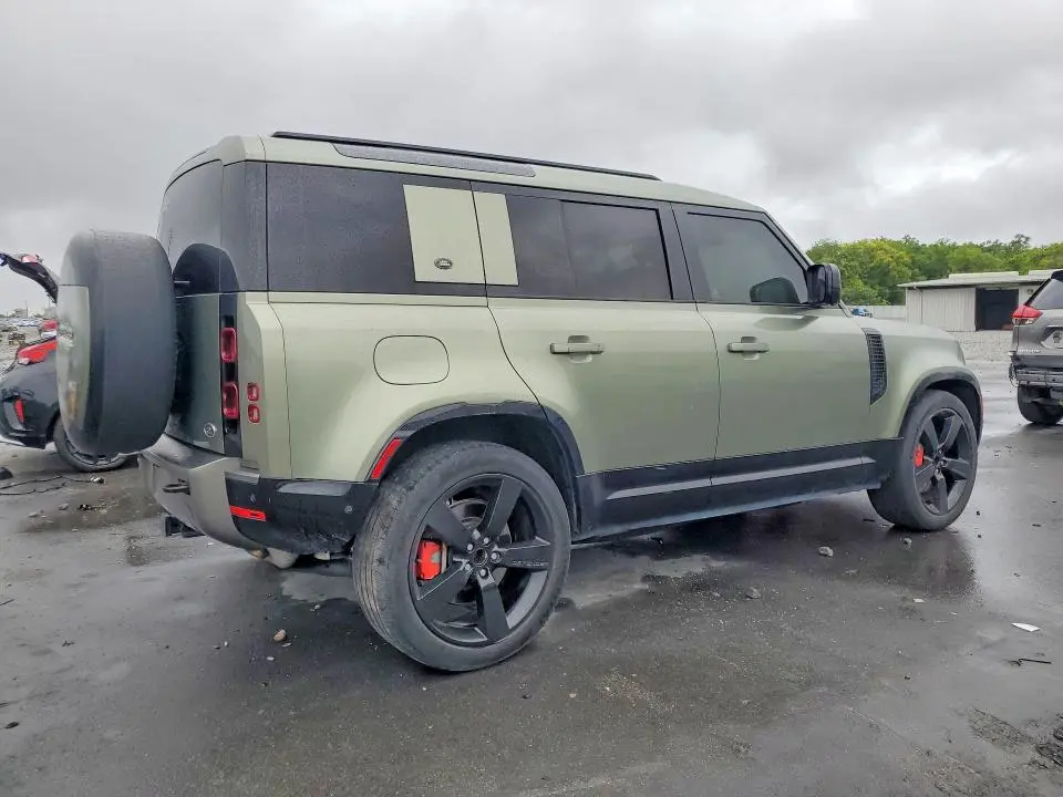 2022 LAND ROVER DEFENDER 110 X-DYNAMIC SE  