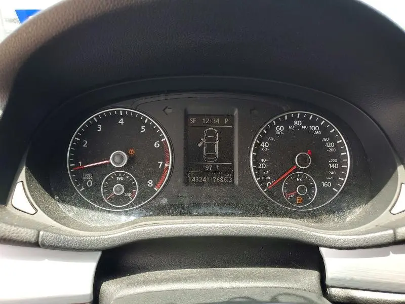 2013 VOLKSWAGEN PASSAT SE  