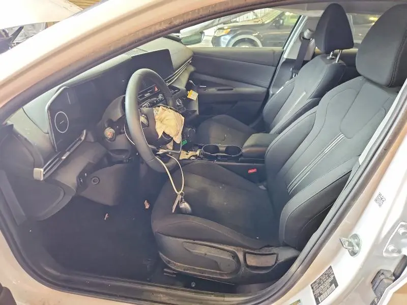 2025 HYUNDAI ELANTRA SEL  
