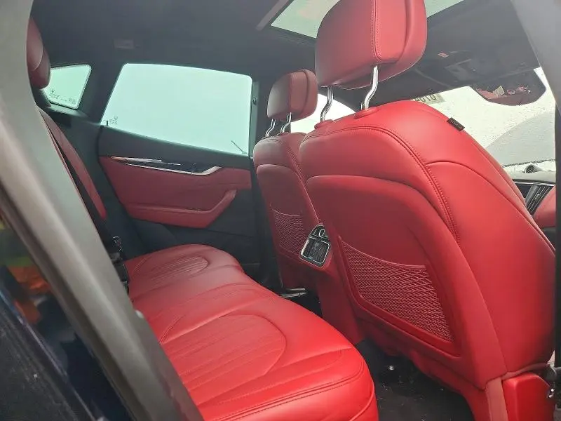 2023 MASERATI LEVANTE MODENA  