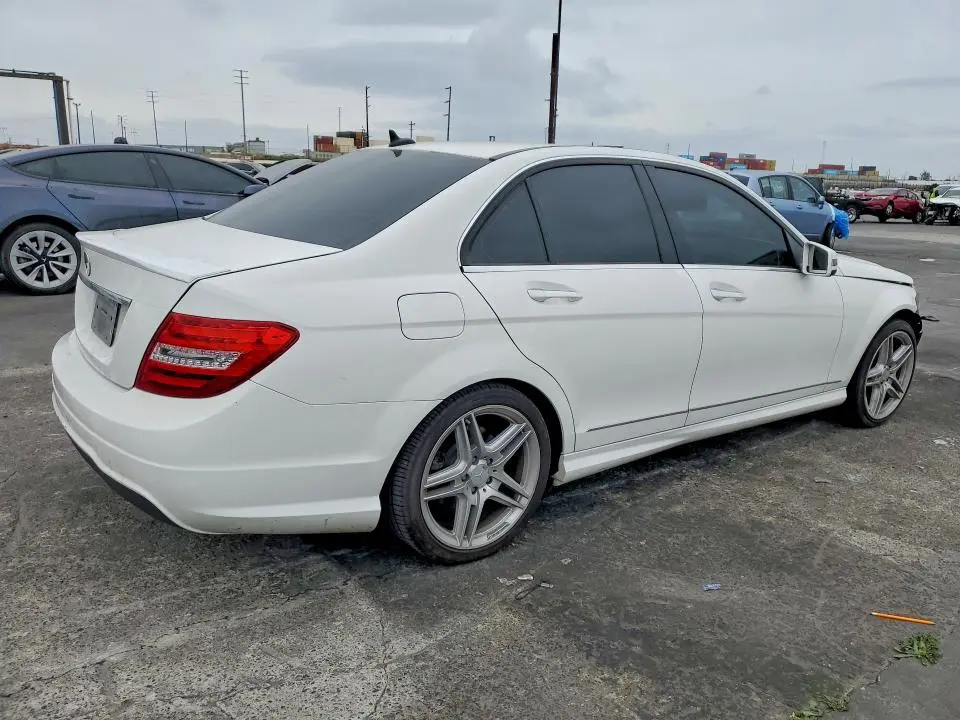 2013 MERCEDES-BENZ C 250  