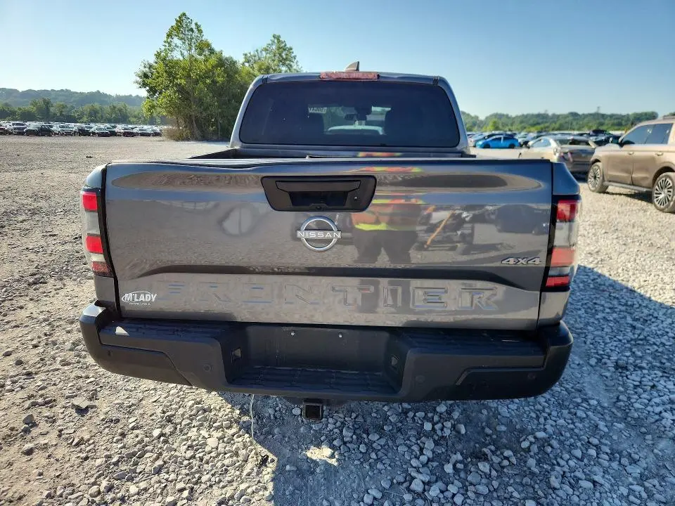 2022 NISSAN FRONTIER S  