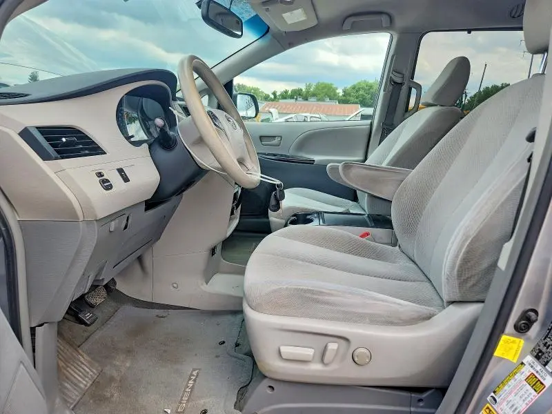 2012 TOYOTA SIENNA LE  