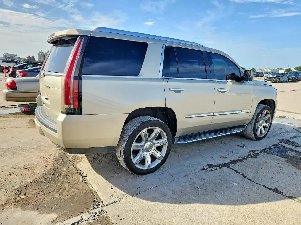 2016 CADILLAC ESCALADE LUXURY  