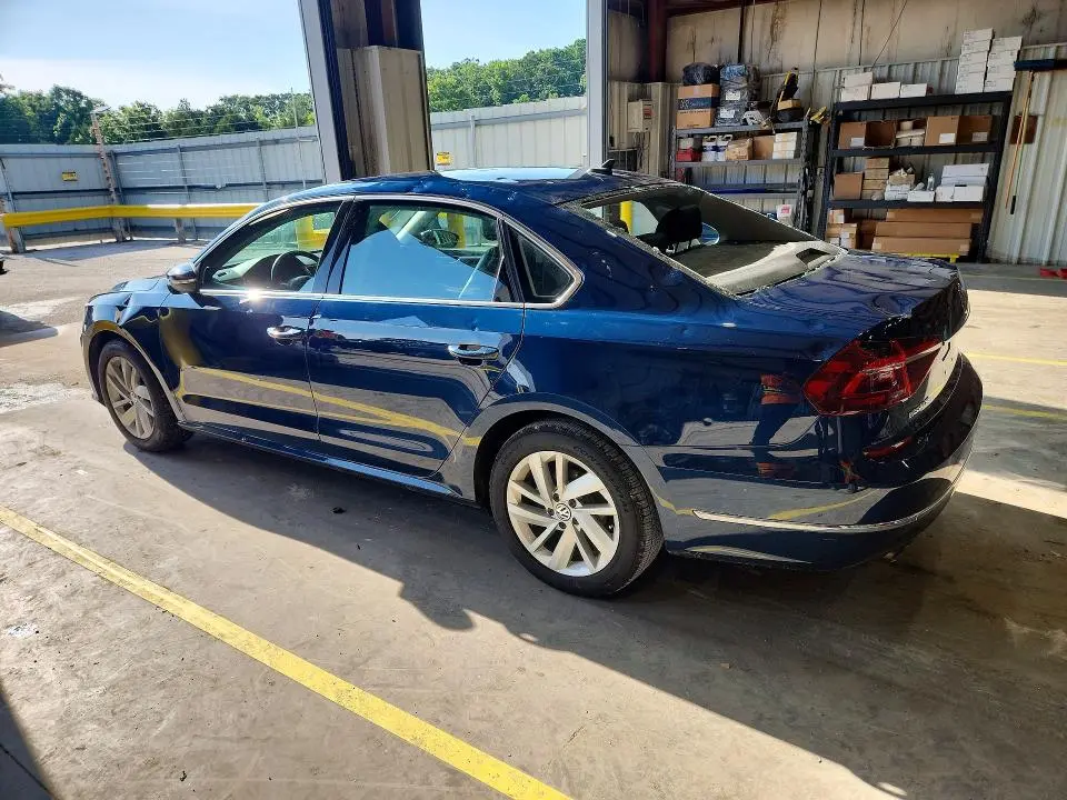 2018 VOLKSWAGEN PASSAT SE  
