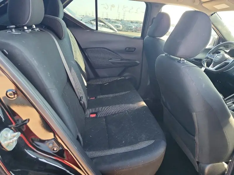 2019 NISSAN KICKS S  