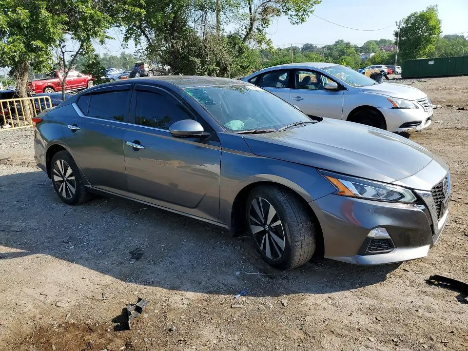 2021 NISSAN ALTIMA SV  