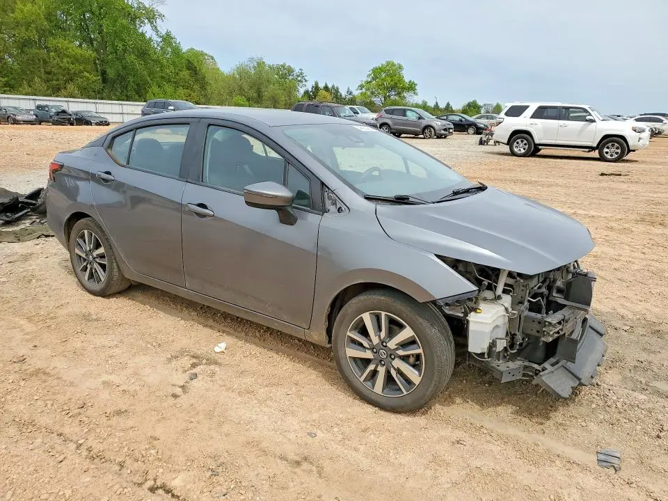 2021 NISSAN VERSA SV  