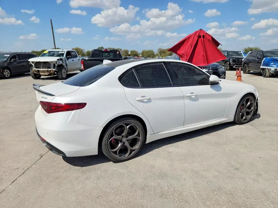 2017 ALFA ROMEO GIULIA TI  