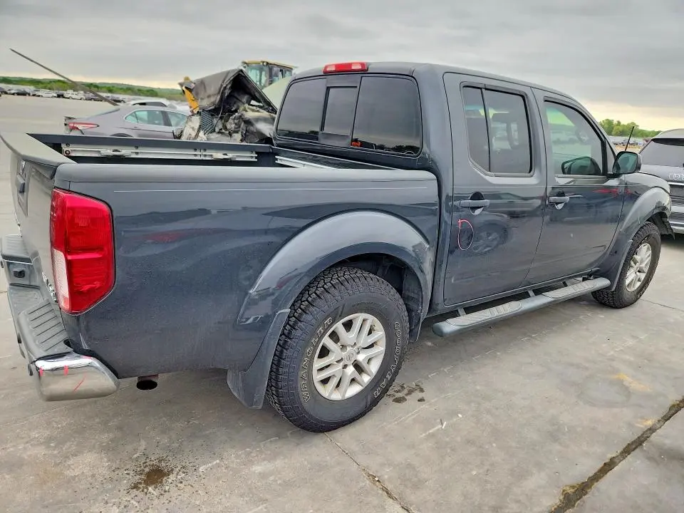 2015 NISSAN FRONTIER S  