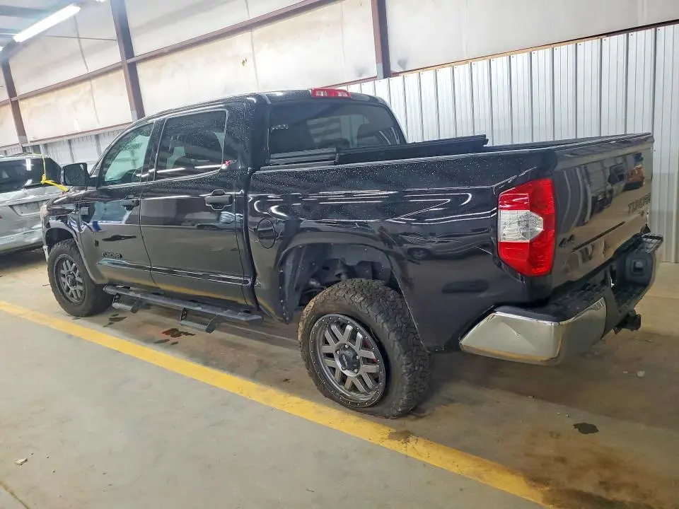 2018 TOYOTA TUNDRA CREWMAX SR5  