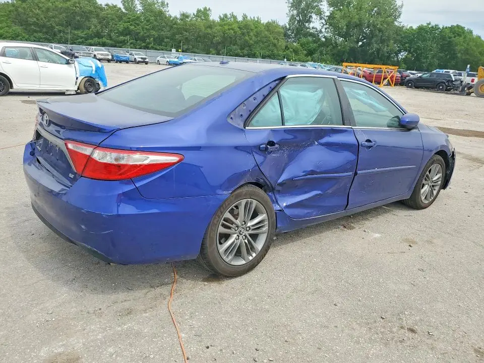 2016 TOYOTA CAMRY SE  