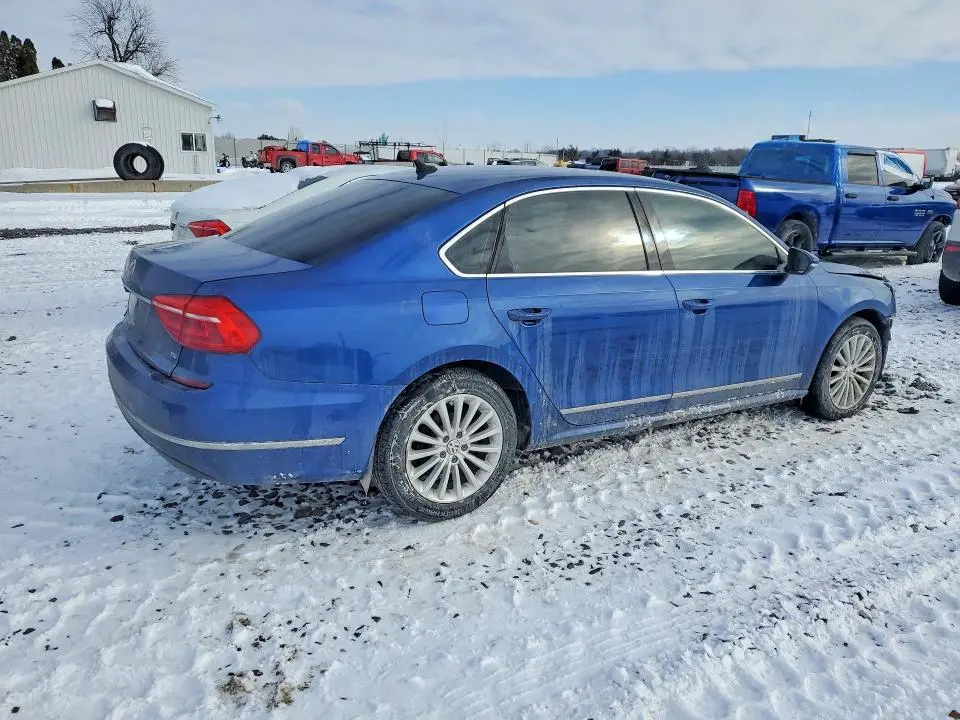 2016 VOLKSWAGEN PASSAT SE  