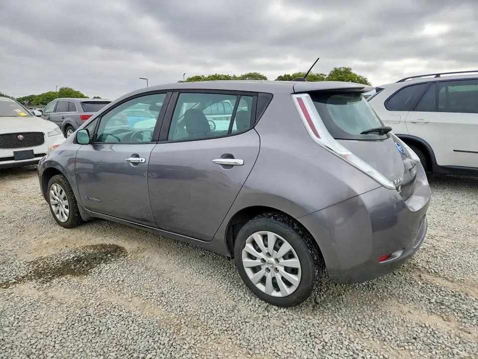 2015 NISSAN LEAF S  