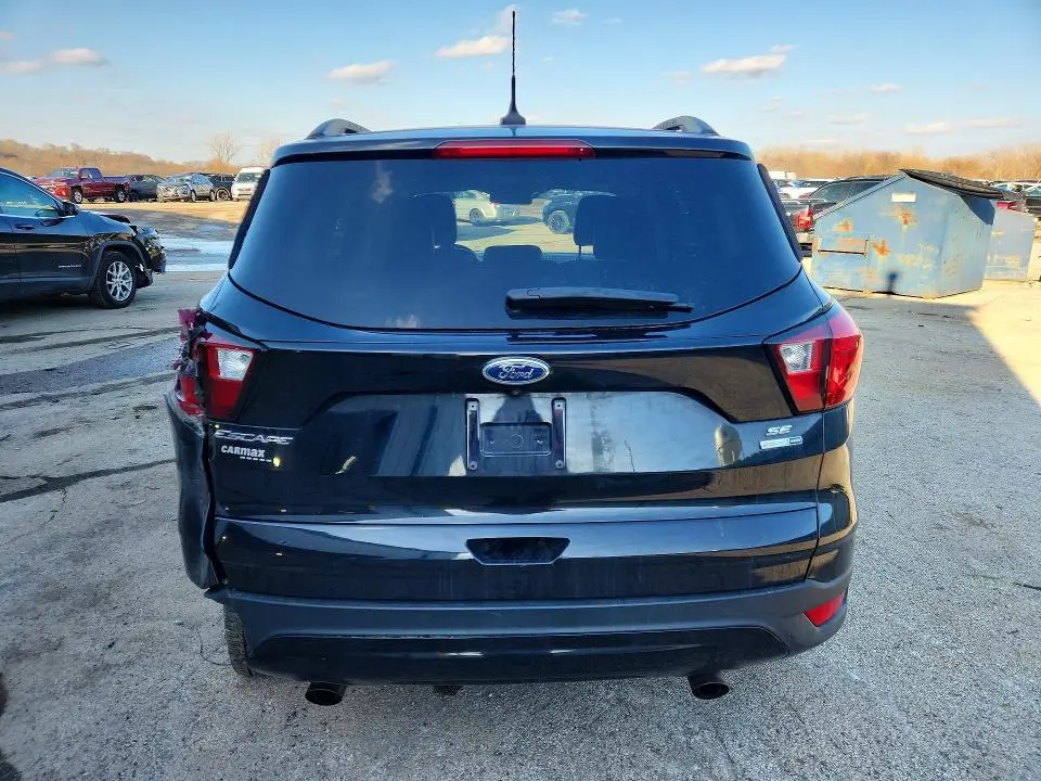 2019 FORD ESCAPE SE  
