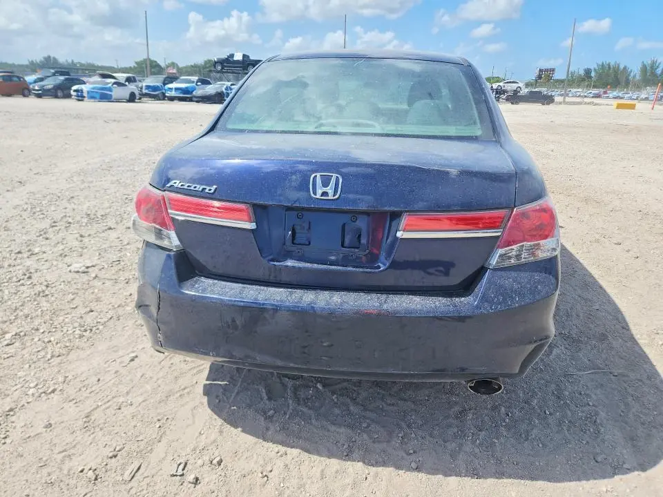 2011 HONDA ACCORD LX  