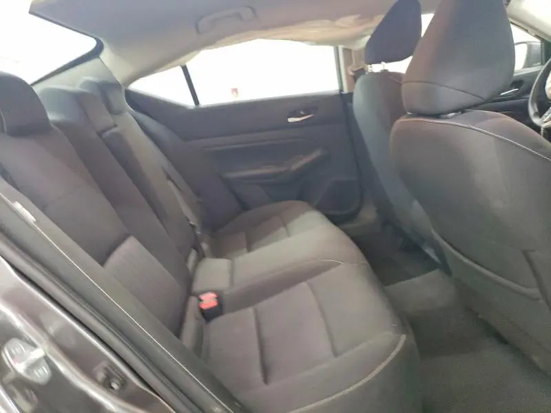 2022 NISSAN ALTIMA SV  