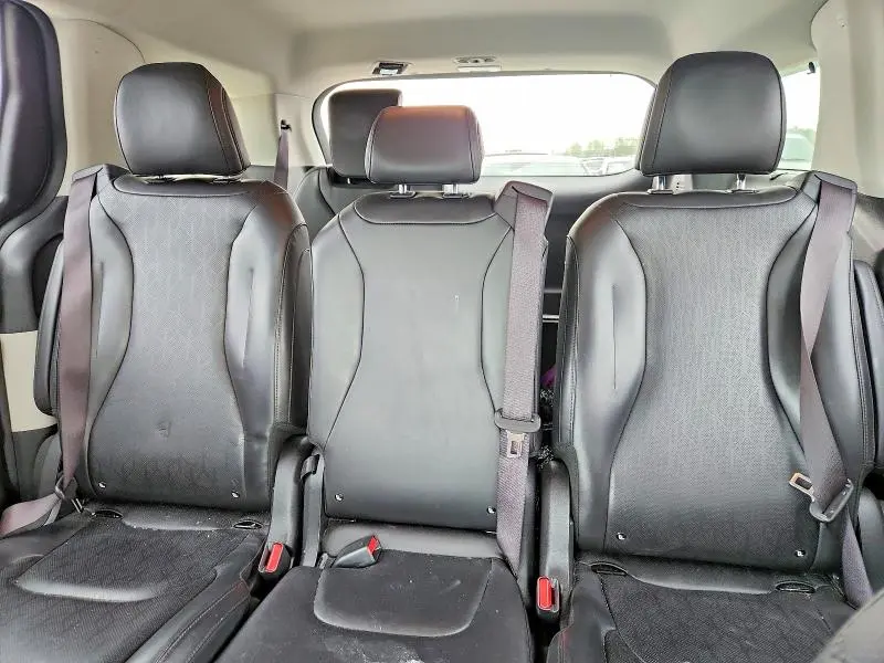 2023 KIA CARNIVAL EX  