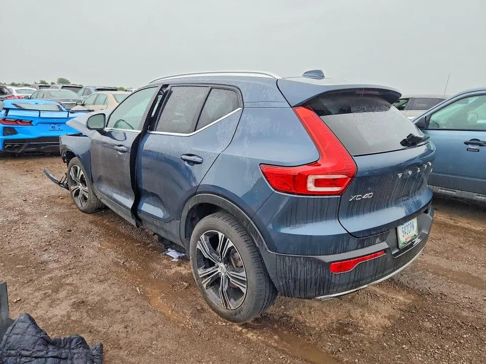 2020 VOLVO XC40 T5 INSCRIPTION  
