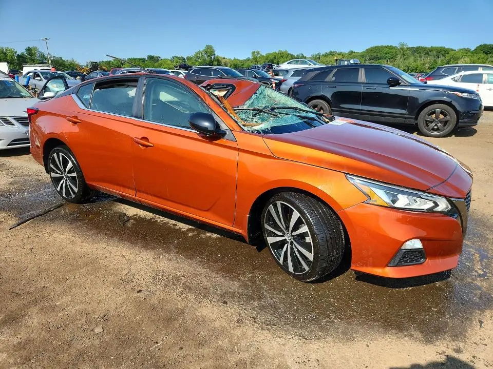 2019 NISSAN ALTIMA SR  