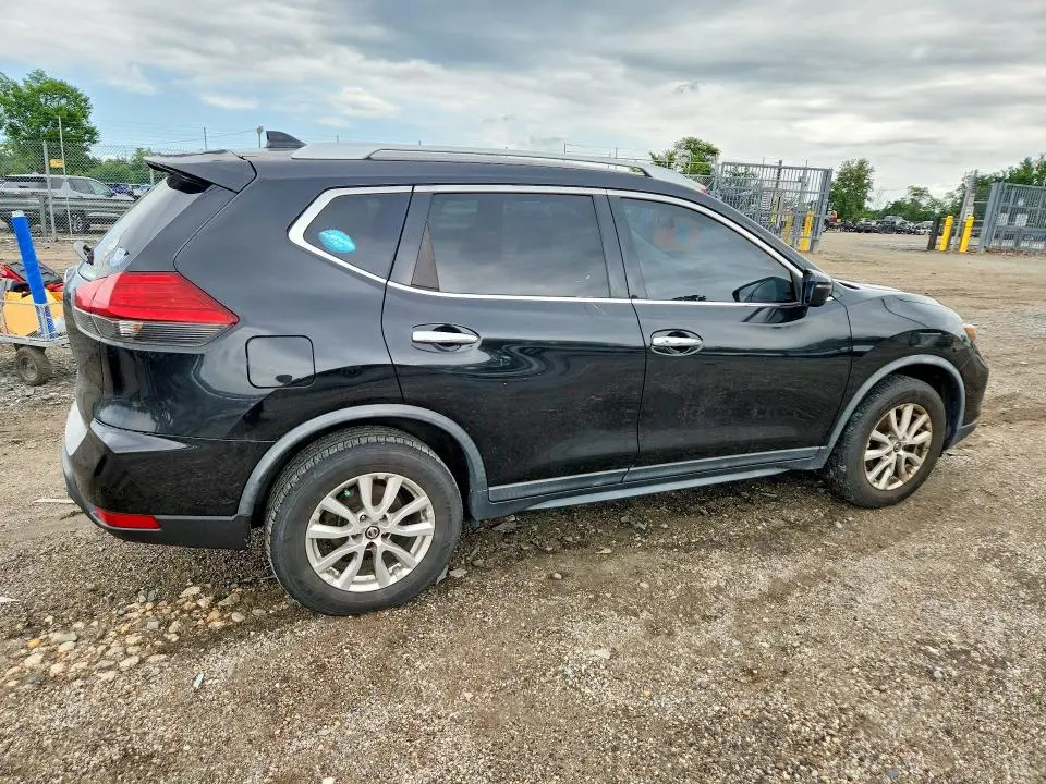 2017 NISSAN ROGUE SV  