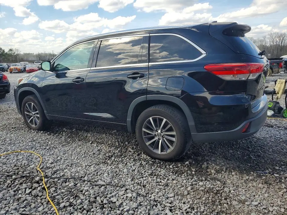 2017 TOYOTA HIGHLANDER XLE  