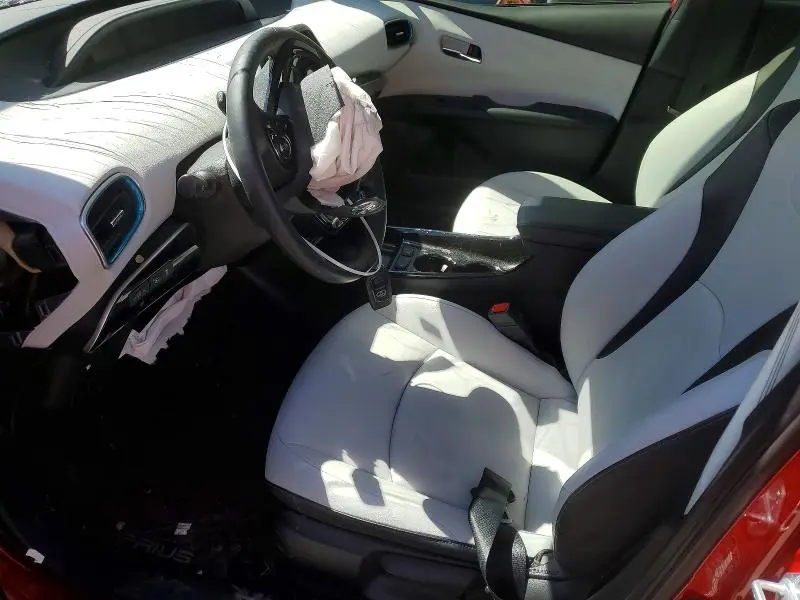 2021 TOYOTA PRIUS XLE AWD-E  