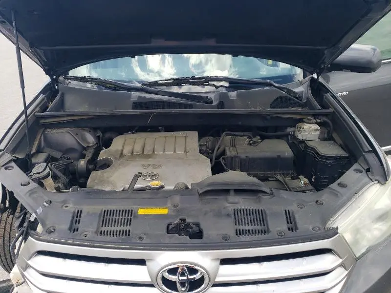 2011 TOYOTA HIGHLANDER LIMITED  