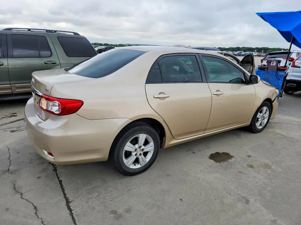 2011 TOYOTA COROLLA LE  