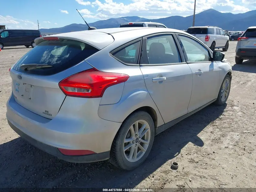 2015 FORD FOCUS SE
