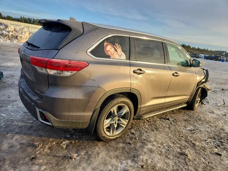 2017 TOYOTA HIGHLANDER LIMITED  