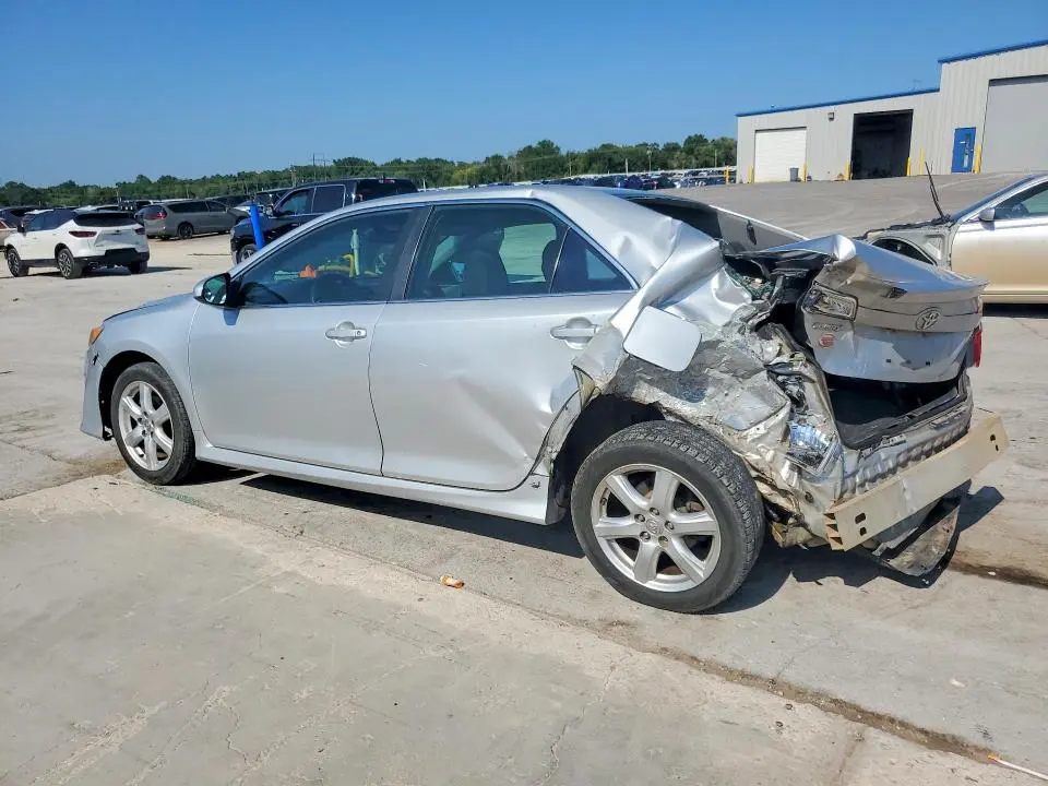 2012 TOYOTA CAMRY SE  