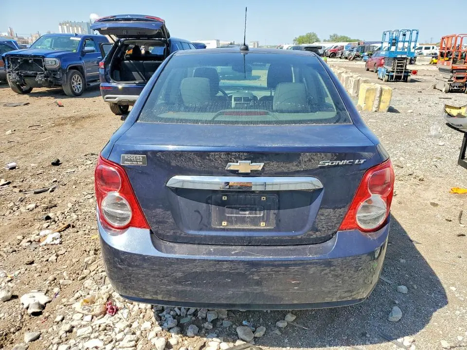 2016 CHEVROLET SONIC LT  
