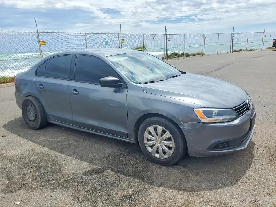 2011 VOLKSWAGEN JETTA BASE  