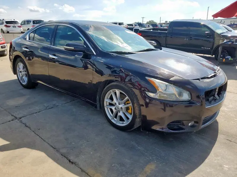 2011 NISSAN MAXIMA S  