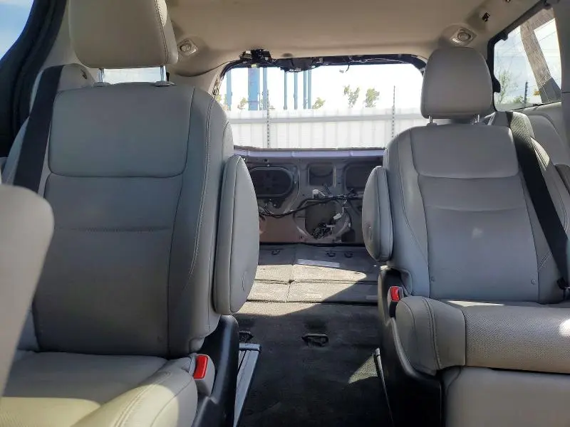 2018 TOYOTA SIENNA LIMITED 7-PASSENGER  