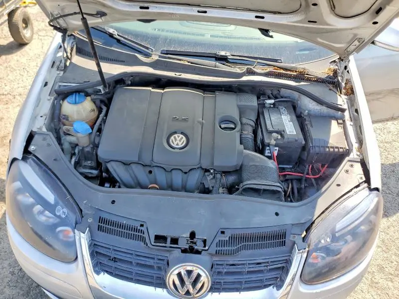 2010 VOLKSWAGEN JETTA SE  