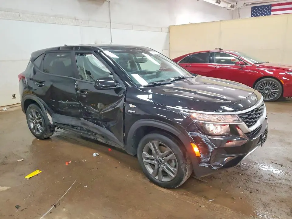 2021 KIA SELTOS LX  