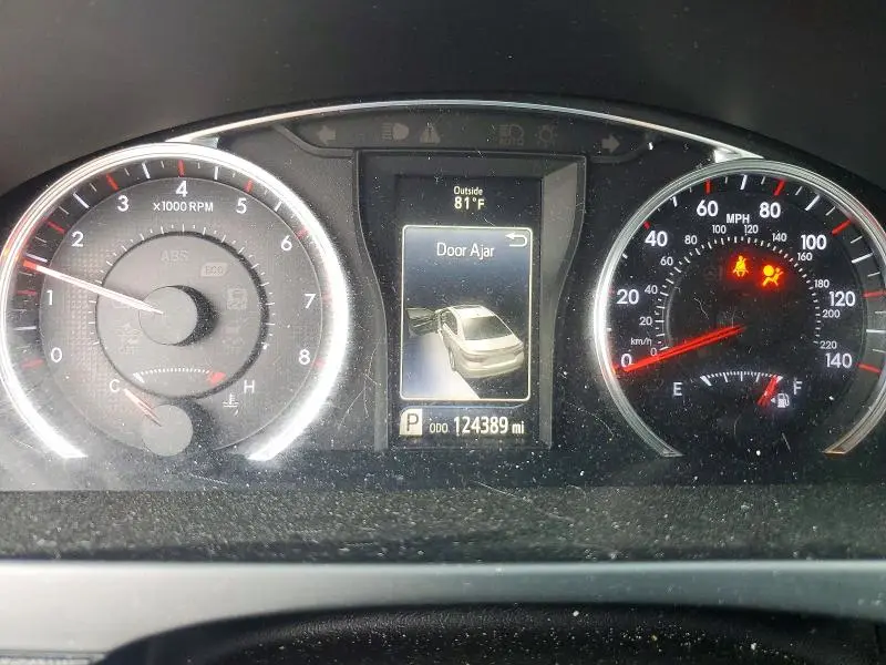 2015 TOYOTA CAMRY SE  