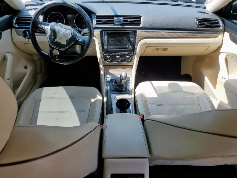 2018 VOLKSWAGEN PASSAT SE  