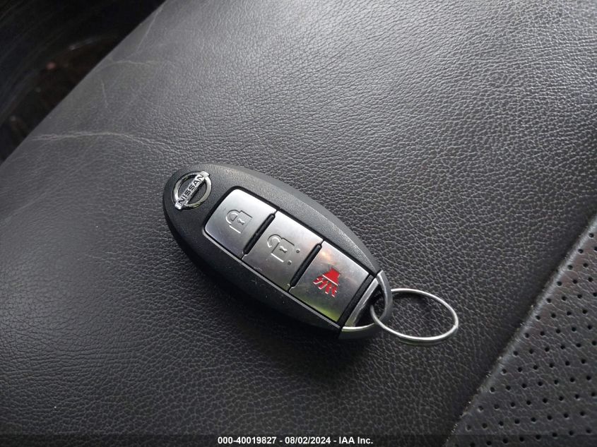 2011 NISSAN PATHFINDER SILVER