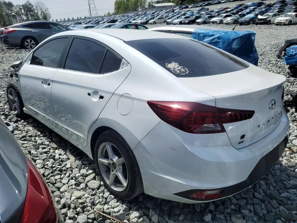 2020 HYUNDAI ELANTRA SE  