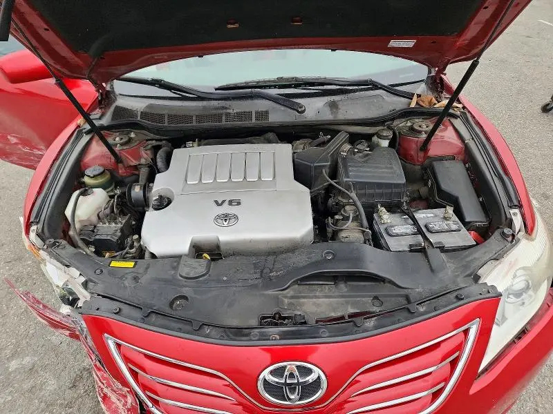 2010 TOYOTA CAMRY XLE V6  