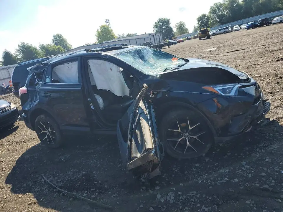 2018 TOYOTA RAV4 SE  