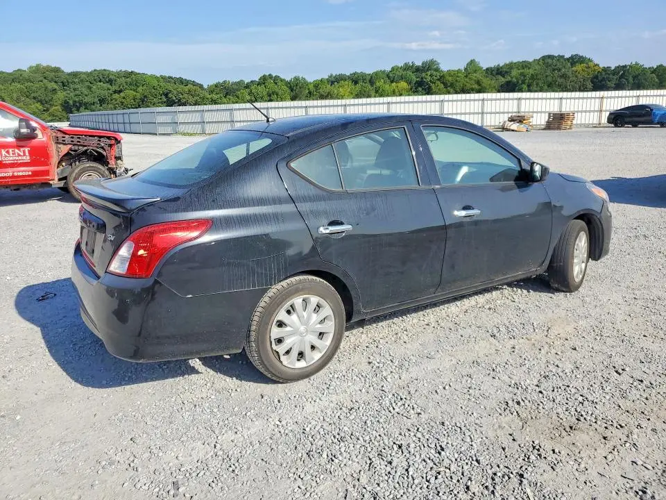 2018 NISSAN VERSA SV  