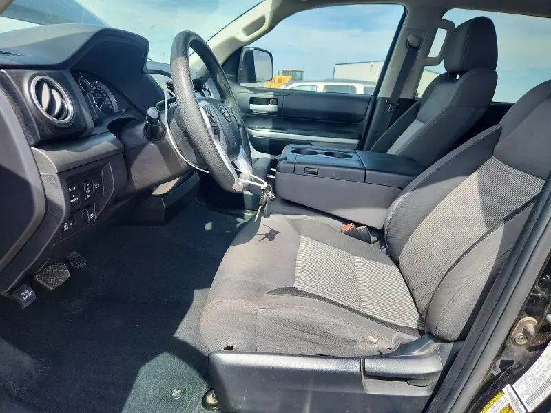 2016 TOYOTA TUNDRA CREWMAX SR5  