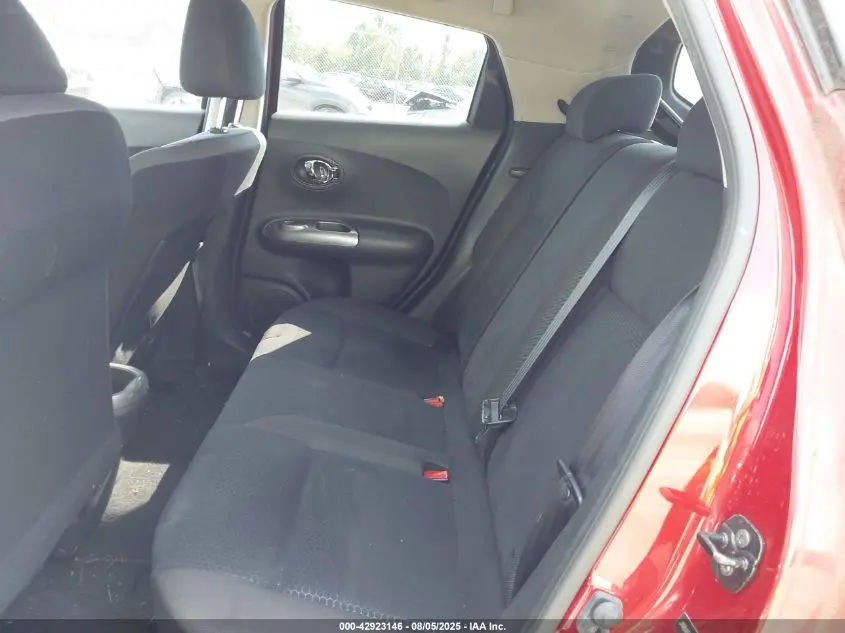 2011 NISSAN JUKE SV