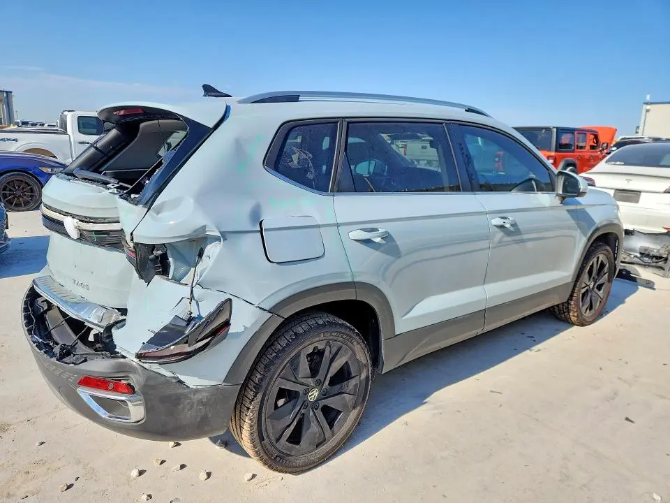 2025 VOLKSWAGEN TAOS SE  